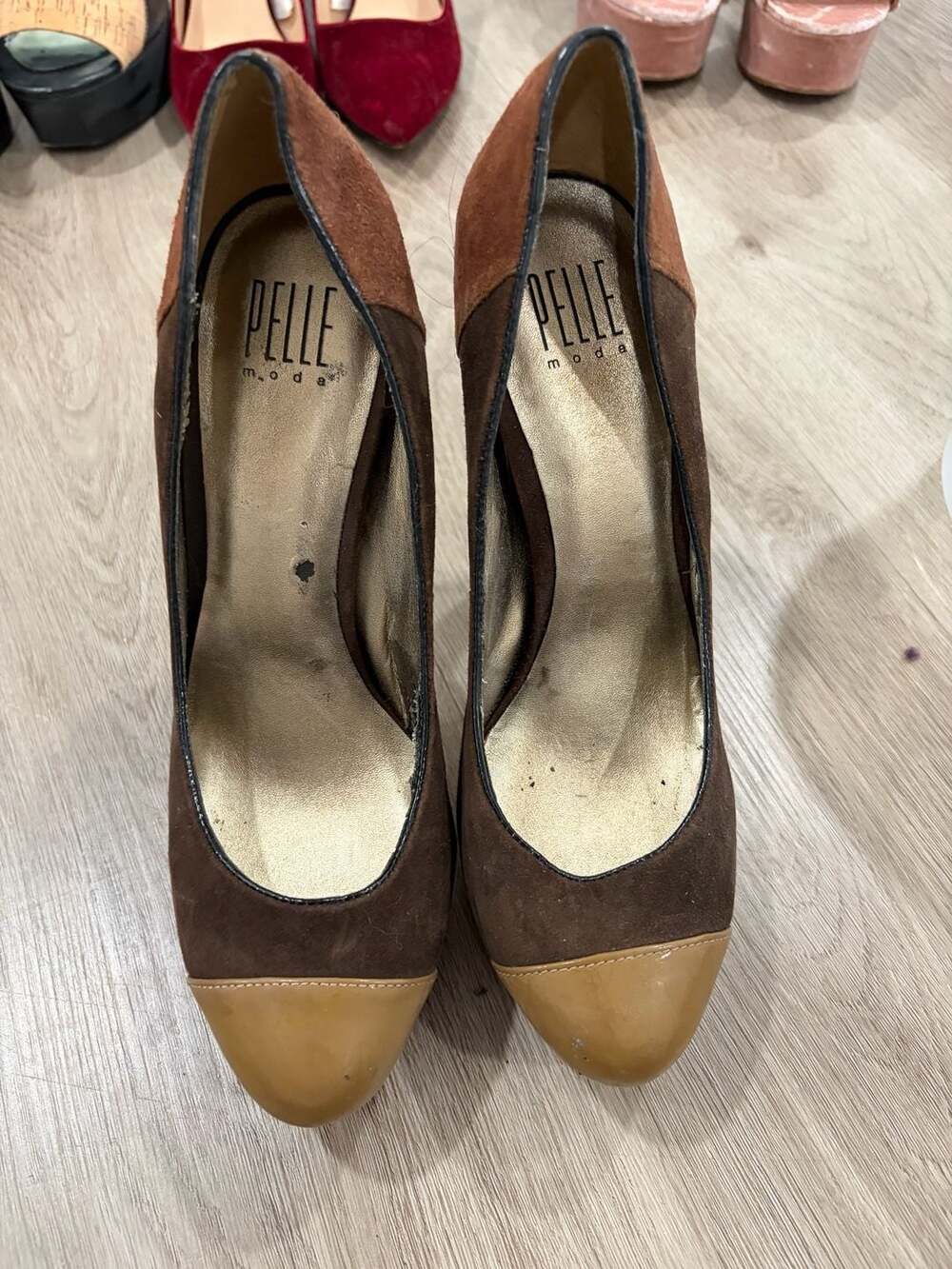 Pelle Moda Brown Suede Colorblock Pumps